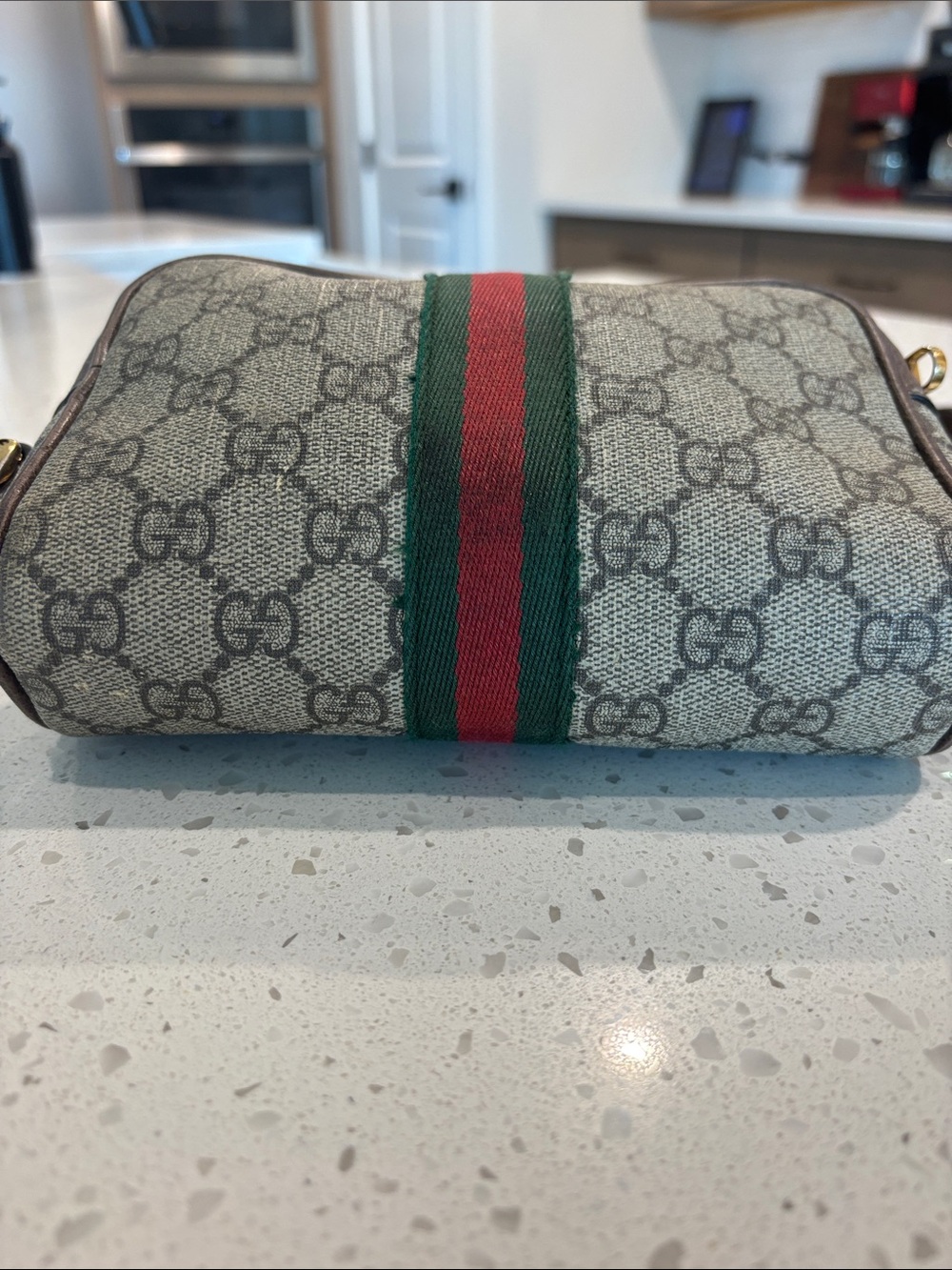 👄Gucci GG Supreme Crossbody Bag - Picture 13 of 16